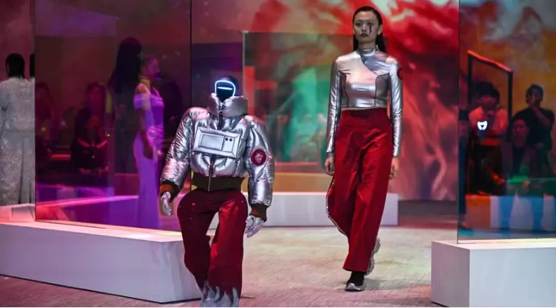 Moda e tecnologia: robôs dividem passarela com modelos em desfile na Coreia do Sul