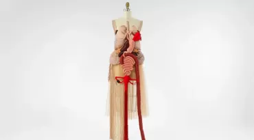 Peça de estilista brasileira será destaque em mostra do Met Gala 2026