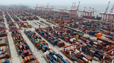 As exportações da China disparam, colocando seu superávit comercial no caminho para um recorde